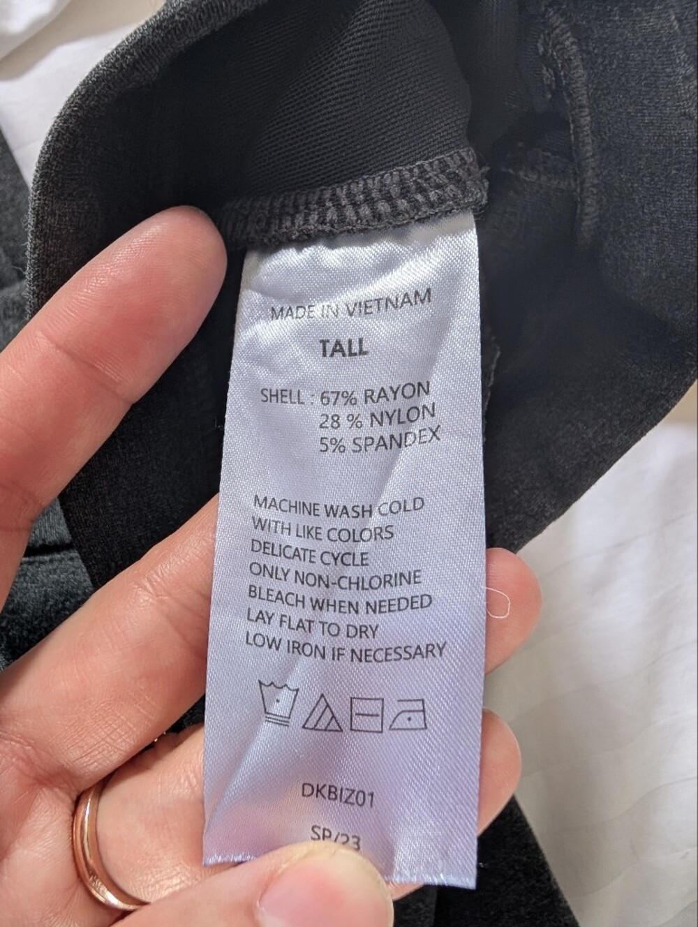 Quince Ultra-Stretch Ponte Straight Leg 4-Pocket Pants - M (30" Inseam) - Picture 3 of 12